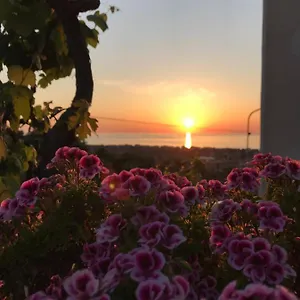 https://il-tramonto-capo-dorlando.sicilyhotelsitaly.net